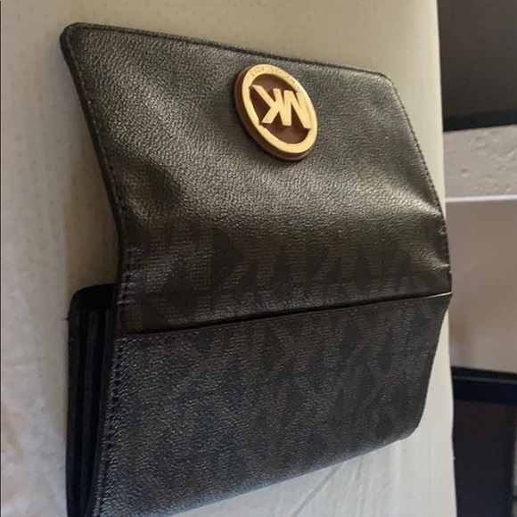 Michael kors wallet - Picture 2 of 5